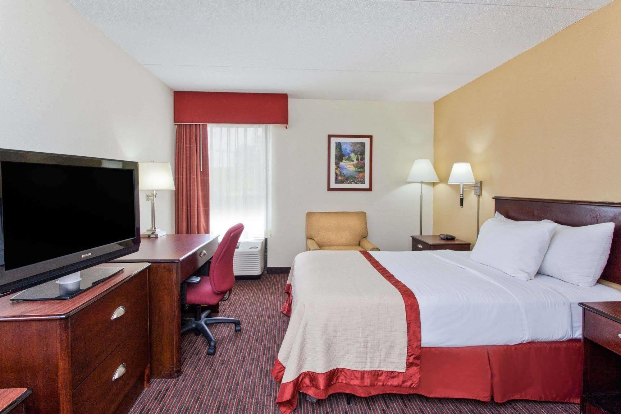Hotel Baymont By Wyndham Southfield/Detroit Zewnętrze zdjęcie