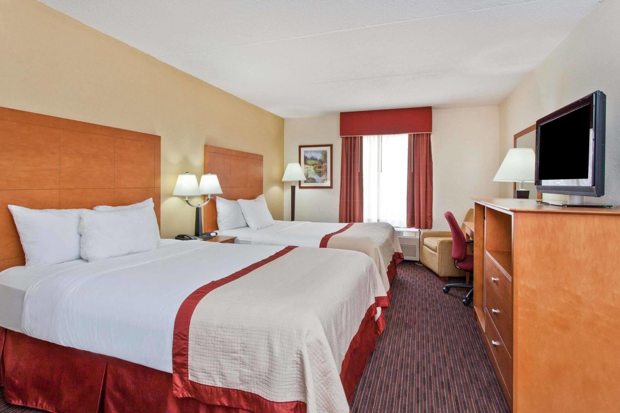 Hotel Baymont By Wyndham Southfield/Detroit Zewnętrze zdjęcie